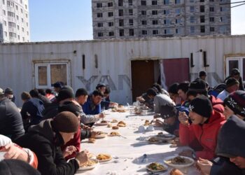 Этномәдени бірлестік өкілдері құрылысшыларға құрмет көрсетіп, алғысын жеткізді