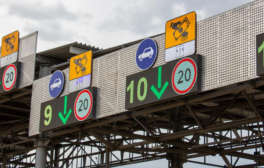 Ақылы жолда бұзылған автокөлікті эвакутор тегін жеткізеді