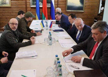 Украина мен Ресей халықты қақтығыс аумағынан шығаруға келісті