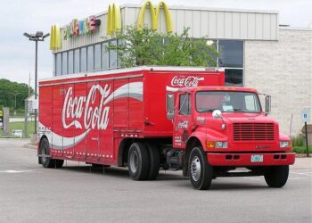 Ресейде Кока-кола, Макдоналдс жабылады