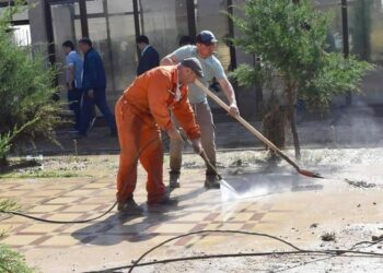 Тұрғындар көшіп әлек