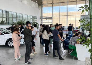 Автосалондарда ұзын-сонар кезек: Жеңілдетілген автонесие беру басталды