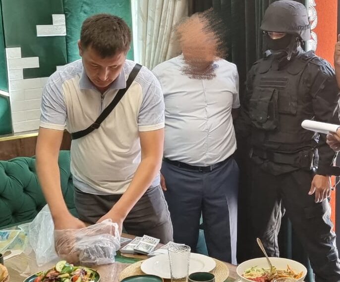 Дәрігерлерден 32 миллион теңге бопсалаған