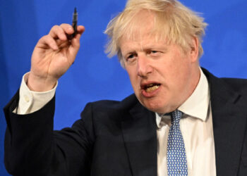 Отставкаға кетуден бас тартты