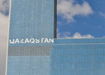 «Әбу-Даби Плазадағы» Qazaqstan жазуы неге өшіріліп жатыр?