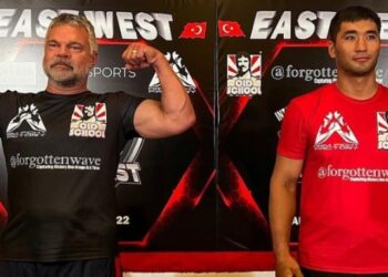 Шардаралық жігіт армрестлингтен әлемнің 26 дүркін чемпионын жеңді