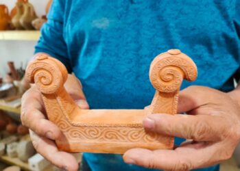 Түркістандық қолөнершілер жасаған бұйымдарын туристерге сата алмай отыр