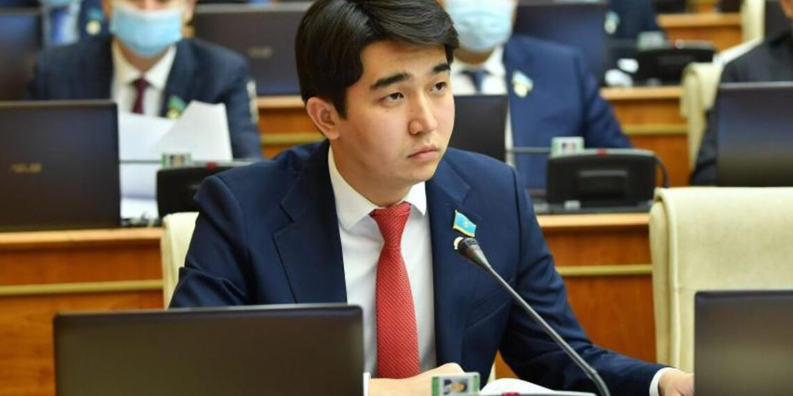 Мәди Ахметовті әскерге шақыртуды талап етті