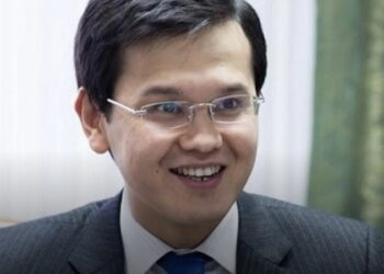 Тек қазақша жауап беремін. Мусин алаяқтармен қалай сөйлесу керек екенін айтты