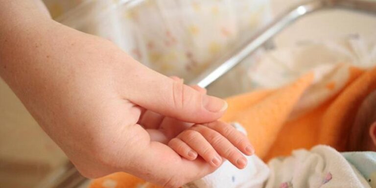 Ақтауда Аналар үйінің арқасында 156 бала жетімдер үйіне түспей, анасының жанында қалған