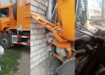 Павлодар облысында жүк көлігінің мас жүргізушісі тұрғын үйге соғылды