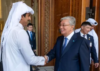 Қатар әмірі Тоқаевпен түскен суретін жариялады