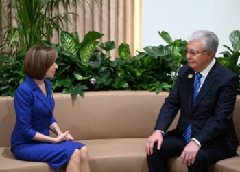 Мемлекет басшысы Молдова Президенті Майя Сандумен кездесті