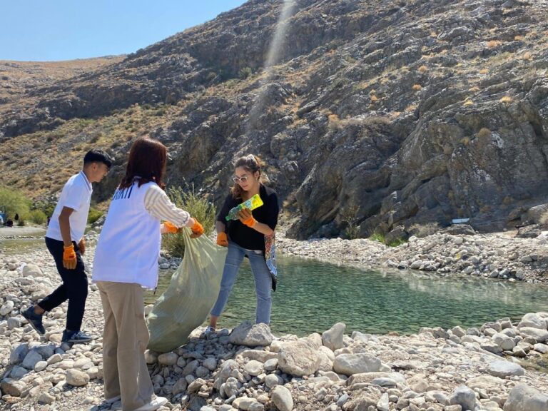 Кентауда «Таза Қазақстан» аясында өзен жағалаулары тазартылды