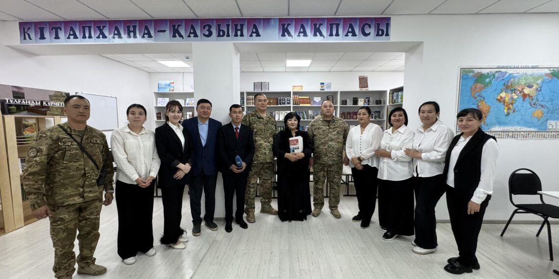 ТҮРКІСТАНДА ҰЛТТЫҚ КІТАП КҮНІ ҚҰРМЕТІНЕ ӘСКЕРИ БӨЛІМДЕ ЖЫЛЖЫМАЛЫ КІТАПХАНА ПУНКТІ АШЫЛДЫ