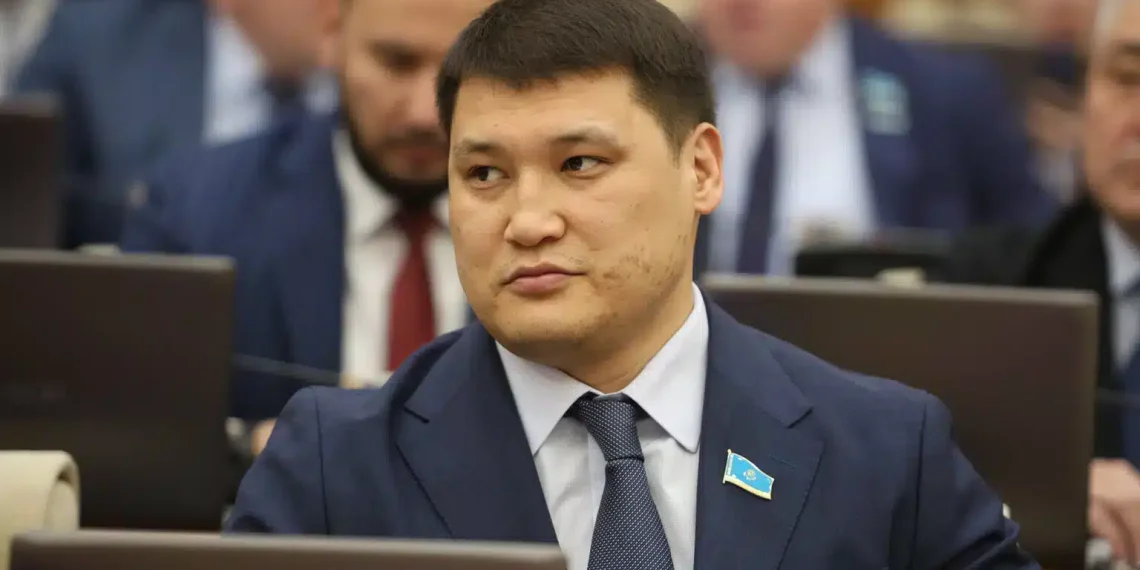 Замакима Шымкента Руслан Берденов госпитализирован после вооруженного нападения