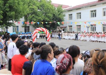 «СОҢҒЫ ҚОҢЫРАУ»: АРЫСТА 1249 ОҚУШЫ МЕКТЕП БІТІРДІ