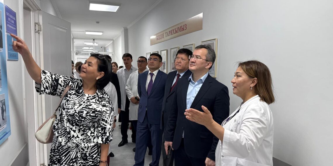 ТҮРКІСТАН ОБЛЫСЫНДА АНА МЕН БАЛА ДЕНСАУЛЫҒЫН ЖАҚСАРТУ БАҒЫТЫНДАҒЫ ЖҰМЫСТАР КҮШЕЙТІЛУДЕ