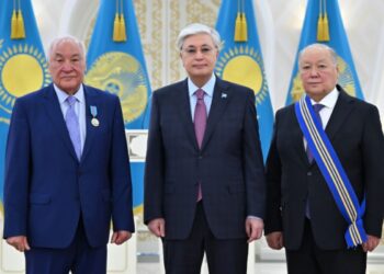 Президент мемлекеттік наградалар тапсырды