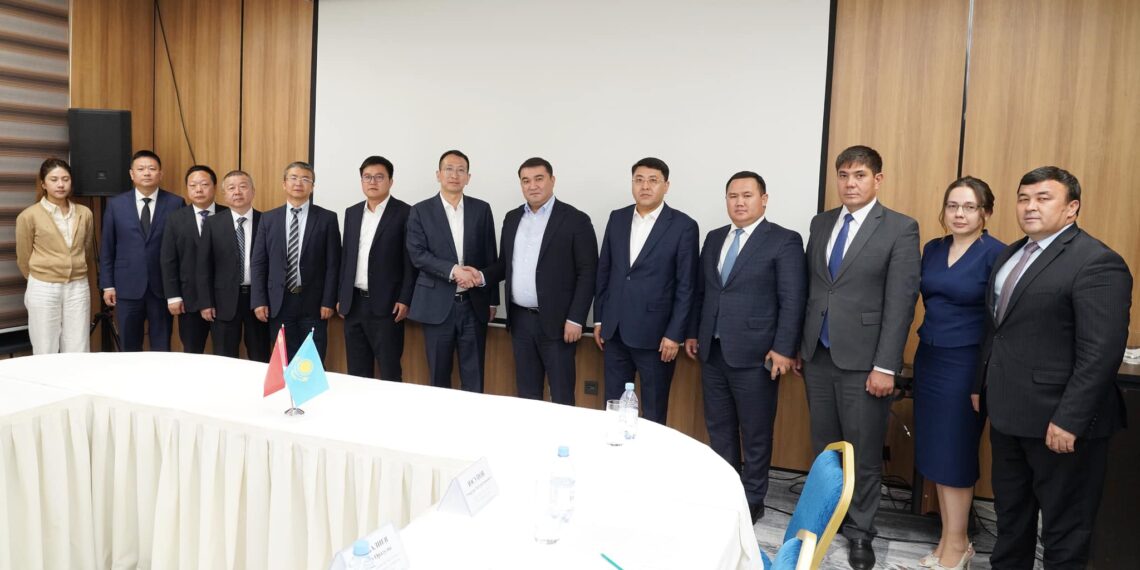 НҰРАЛХАН КӨШЕРОВ ШЕТЕЛ ИНВЕСТОРЛАРЫМЕН ЛОГИСТИКАЛЫҚ САЛАНЫ ЖАНДАНДЫРУ БОЙЫНША КЕЛІССӨЗДЕР ЖҮРГІЗДІ