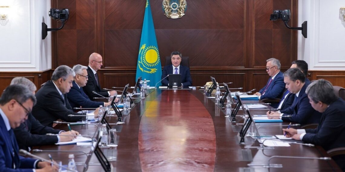 Алдағы жылу беру маусымына дайындық бойынша жөндеу жұмыстары жазғы кезеңде аяқталуы керек — Олжас Бектенов