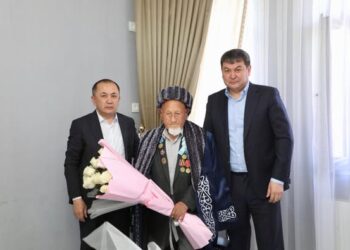 САРЫАҒАШТА 103 ЖАСТАҒЫ ҰЛЫ ОТАН СОҒЫСЫ АРДАГЕРІНЕ ҚҰРМЕТ КӨРСЕТІЛДІ