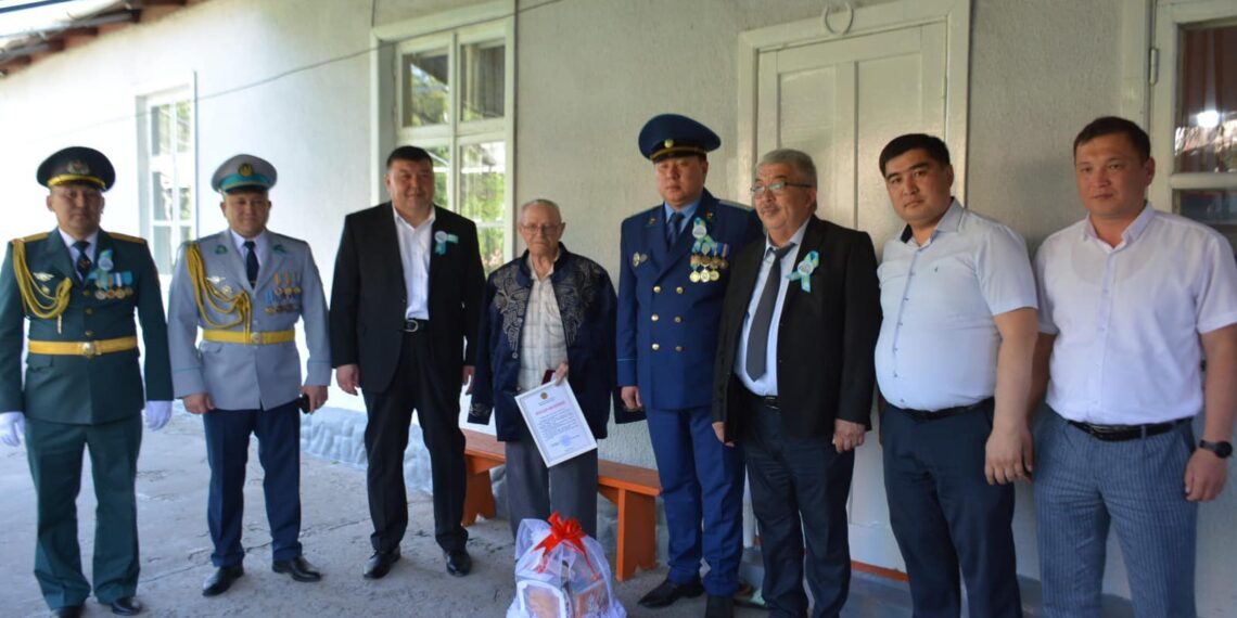 ШАРДАРА: АУДАН ӘКІМІ ТЫЛ АРДАГЕРЛЕРІН ҚҰТТЫҚТАДЫ