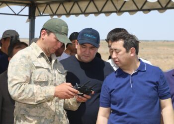 ҚР АУЫЛ ШАРУАШЫЛЫҒЫ МИНИСТРІ ТҮРКІСТАН ОБЛЫСЫНДА ШЕГІРТКЕ ЗИЯНКЕСІНЕ ҚАРСЫ КҮРЕС БАРЫСЫН БАҚЫЛАДЫ