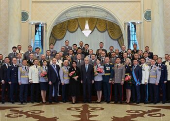 Президент Қасым-Жомарт Тоқаев мемлекеттік наградалар, жоғары әскери және арнаулы атақтар, сыныптық шендер тапсыру рәсіміне қатысты