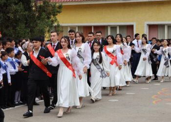 ТҮРКІСТАН: ТӨЛЕБИДЕ 100-ДЕН АСА ОҚУШЫ «АЛТЫН БЕЛГІГЕ» ҮМІТКЕР