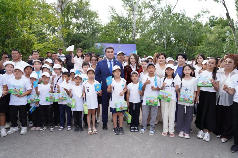 ТҮРКІСТАНДА ХАЛЫҚАРАЛЫҚ БАЛАЛАРДЫ ҚОРҒАУ КҮНІ МЕРЕКЕСІ ЖОҒАРЫ ДЕҢГЕЙДЕ АТАП ӨТІЛДІ