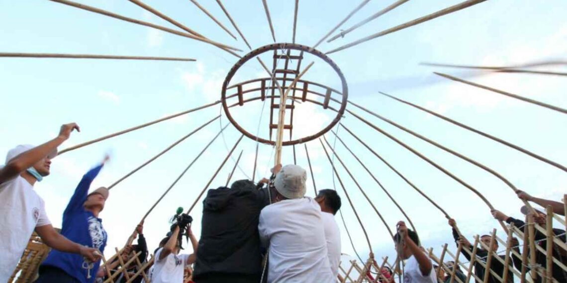 Өзара көмекке байланысты дәстүрлер мен әдет-ғұрыптар