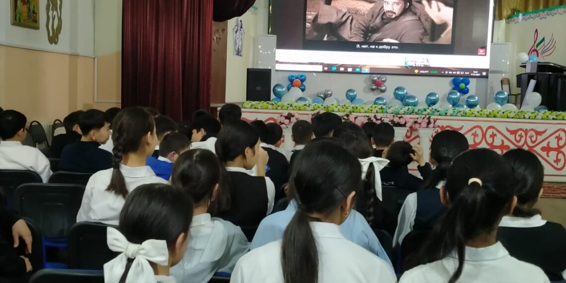 ШАРДАРА: «ҰЛТТЫҚ ФИЛЬМ» АЙЛЫҒЫ – ҰЛТТЫҚ ҚҰНДЫЛЫҚТАРДЫ НАСИХАТТАУҒА БАҒЫТТАЛҒАН ТӘРБИЕЛІК ІС-ШАРА