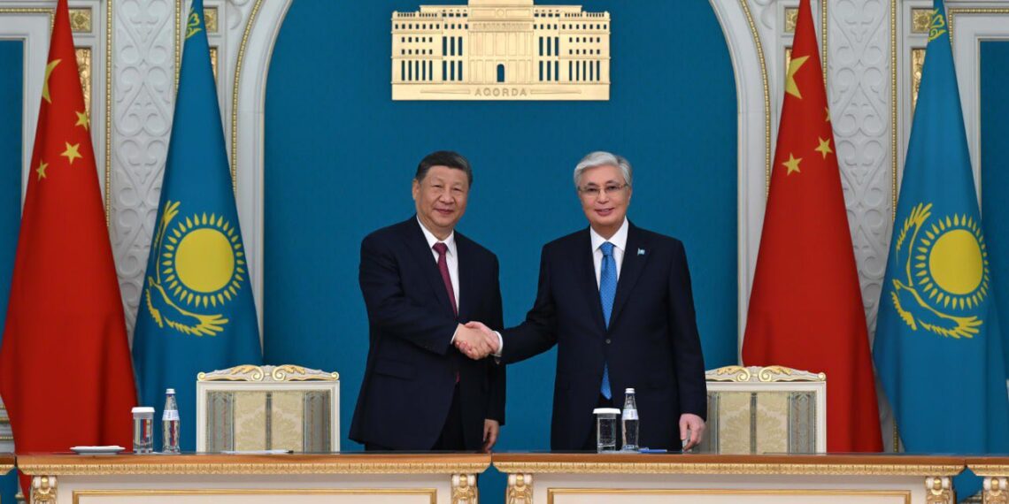 ПРЕЗИДЕНТ ҚАСЫМ-ЖОМАРТ ТОҚАЕВ ПЕН ҚХР ТӨРАҒАСЫ СИ ЦЗИНЬПИН ЖҮРГІЗГЕН КЕЛІССӨЗ НӘТИЖЕСІНДЕ 24 ҮКІМЕТАРАЛЫҚ ЖӘНЕ ВЕДОМСТВОАРАЛЫҚ ҚҰЖАТҚА ҚОЛ ҚОЙЫЛДЫ