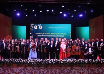 ТҮРКІСТАН МЕКЕНІНЕ АҚ ЖАЙЫҚТЫҢ ӨНЕР КЕРУЕНІ КЕЛДІ