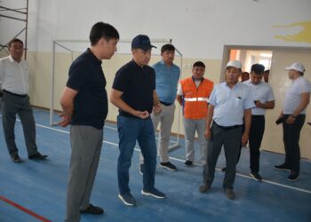 Е.Дауылбаев Шардарадағы әлеуметтік нысандар құрылысы мен абаттандыру жұмысын тексерді
