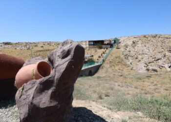 «ҮКАША АТА» КЕСЕНЕСІНІҢ АУМАҒЫ ТАЗАРТЫЛЫП, АБАТТАНДЫРЫЛДЫ