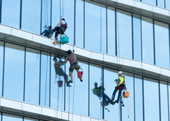 Биіктіктегі батырлар — өнеркәсіптік альпинистер