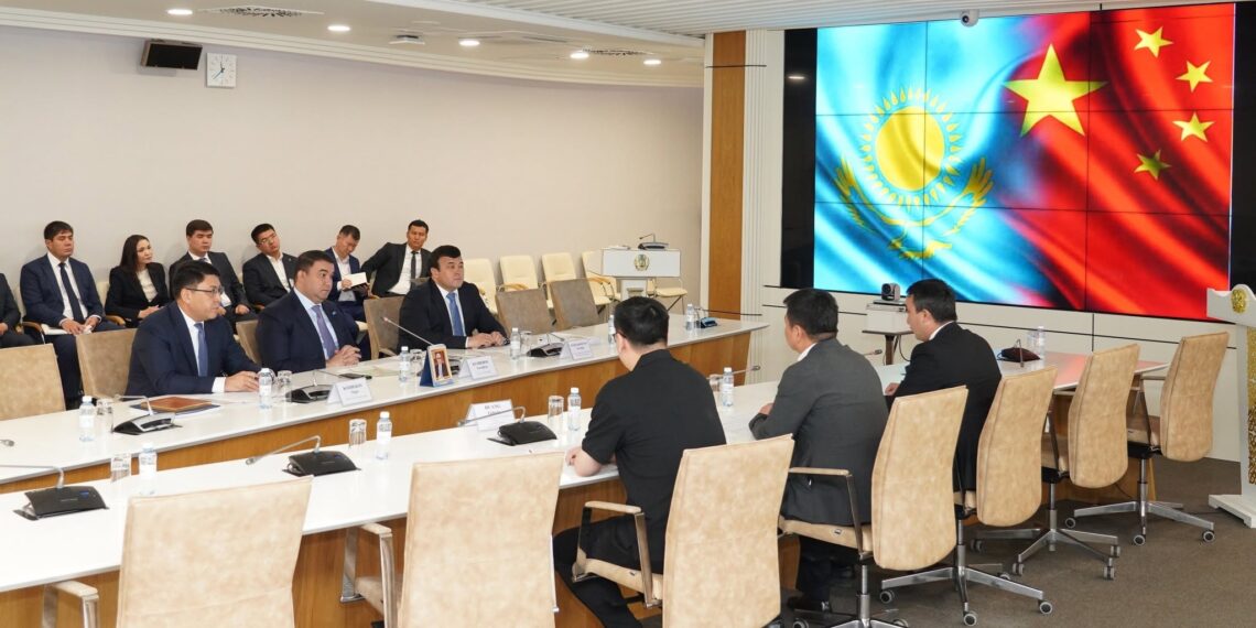 МАҚТААРАЛ МАҢЫНДА ЖАҢА ӨНДІРІС ОРЫНДАРЫН АШУ БОЙЫНША КЕЛІССӨЗ ЖҮРДІ