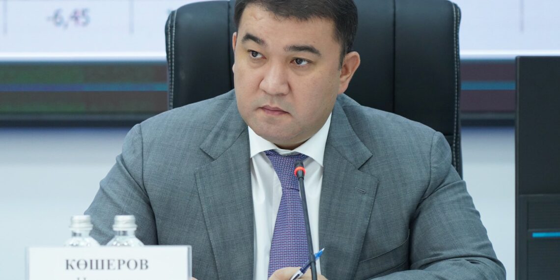 ТҮРКІСТАН ОБЛЫСЫНЫҢ ӘКІМІ НҰРАЛХАН КӨШЕРОВ СОЗАҚ АУДАНЫНА ЖҰМЫС САПАРЫМЕН БАРЫП, АУДАН АКТИВІНІҢ ҚАТЫСУЫМЕН МӘЖІЛІС ӨТКІЗДІ.