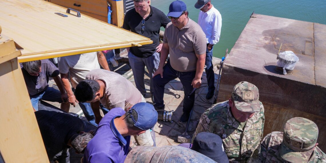 ТҮРКІСТАН: ШАРДАРАДА ТҰРҒЫНДАРДЫ АУЫЗ СУМЕН ҚАМТУ ЖҰМЫСТАРЫ ҚАТАҢ БАҚЫЛАУДА