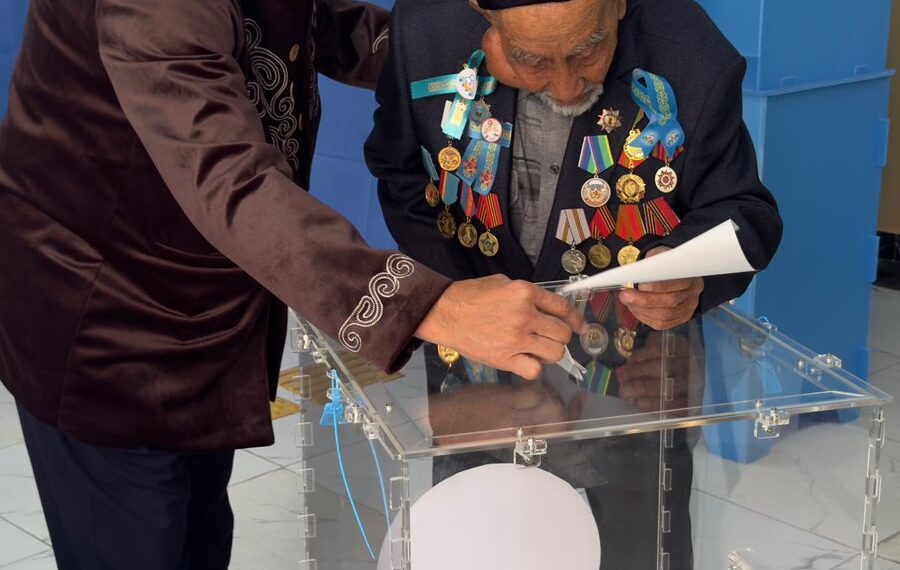 ҰЛЫ ОТАН СОҒЫСЫНЫҢ АРДАГЕРІ АХМЕДЖАН АНАРТАЕВ ДАУЫС БЕРДІ