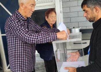 ҮЙДЕН ДАУЫС БЕРУ ҚҰҚЫҒЫН ПАЙДАЛАНЫП, САЙЛАУ ПРОЦЕСІНЕ ҚАТЫСУДА