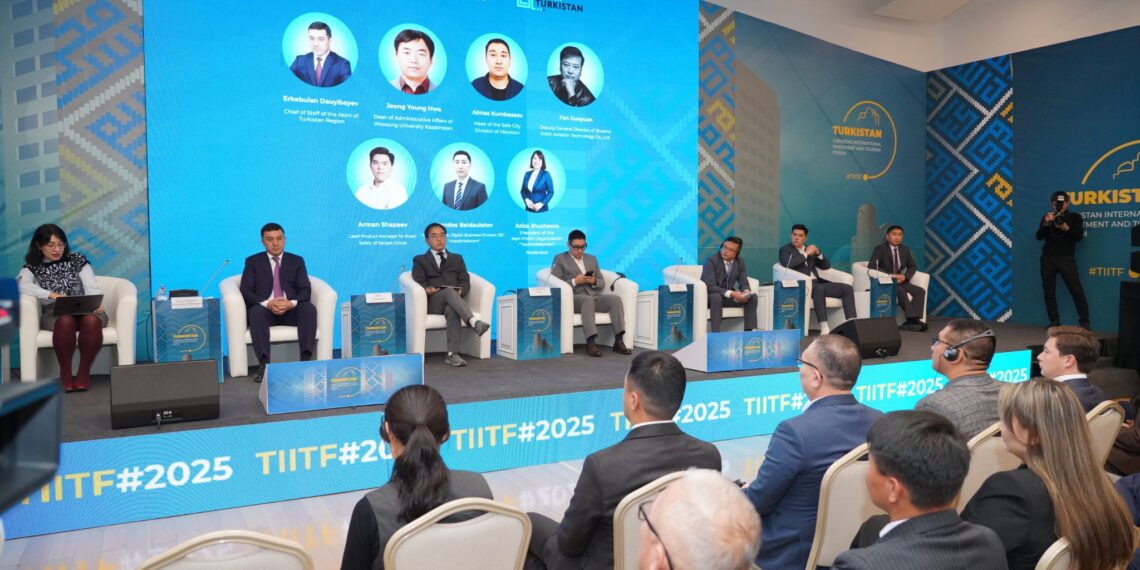 ХАЛЫҚАРАЛЫҚ ФОРУМДА «ТҮРКІСТАННЫҢ ДАМУЫНДАҒЫ ЦИФРЛЫҚ ТРАНСФОРМАЦИЯ МЕН ЖАСАНДЫ ИНТЕЛЛЕКТ» ТАҚЫРЫБЫНДА ПАНЕЛЬДІК СЕССИЯ ӨТТІ