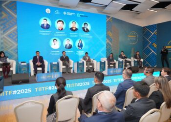 ХАЛЫҚАРАЛЫҚ ФОРУМДА «ТҮРКІСТАННЫҢ ДАМУЫНДАҒЫ ЦИФРЛЫҚ ТРАНСФОРМАЦИЯ МЕН ЖАСАНДЫ ИНТЕЛЛЕКТ» ТАҚЫРЫБЫНДА ПАНЕЛЬДІК СЕССИЯ ӨТТІ