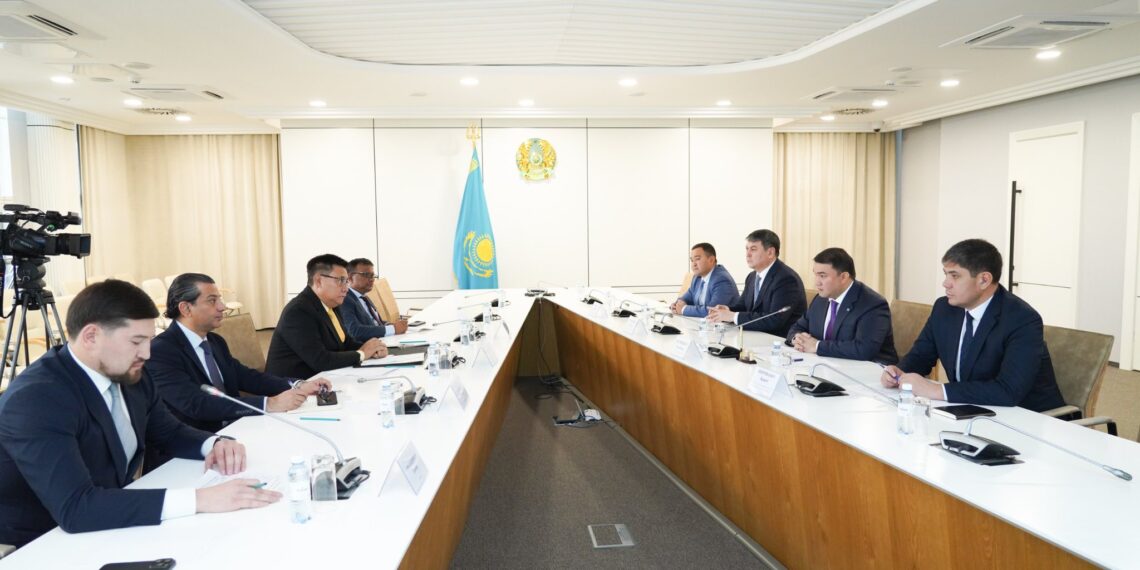 ТҮРКІСТАН МЕН ҮНДІСТАН АРАСЫНДА ТУРИЗМ, АУЫЛ ШАРУАШЫЛЫҒЫ, ӨНДІРІС САЛАЛАРЫНДА ӘРІПТЕСТІК ОРНАТУ ЖОЛДАРЫ ТАЛҚЫЛАНДЫ