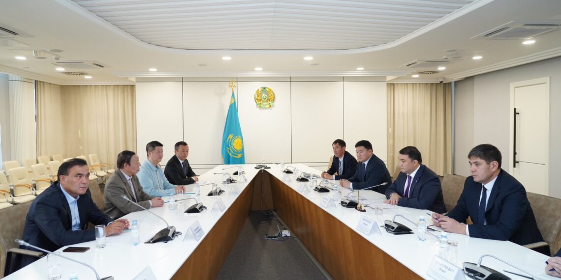 Н.КӨШЕРОВ ШЕТЕЛДІК ИНВЕСТОРЛАРМЕН МҰЗДАТҚЫШ ШЫҒАРАТЫН ЗАУЫТ АШУ БОЙЫНША КЕЛІССӨЗДЕР ЖҮРГІЗДІ