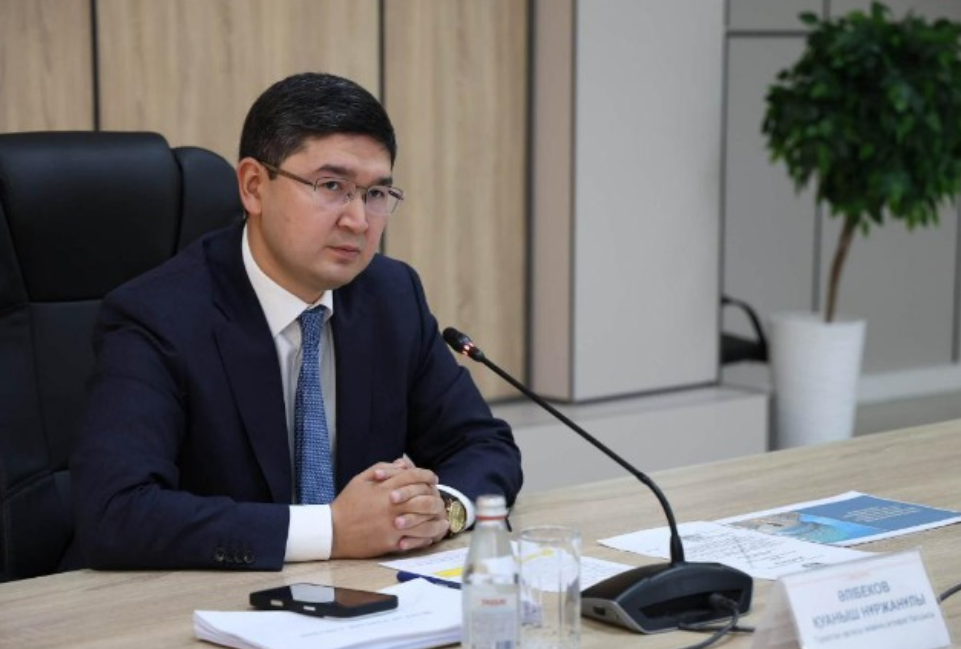 Түркістан қаласы әкімі аппаратының басшысы Қуаныш Әлібековтің төрағалығымен 23 тамызда өтетін Құрылтай депутаттарының сайлауына дайындық барысы бойынша арнайы жиын өтті.