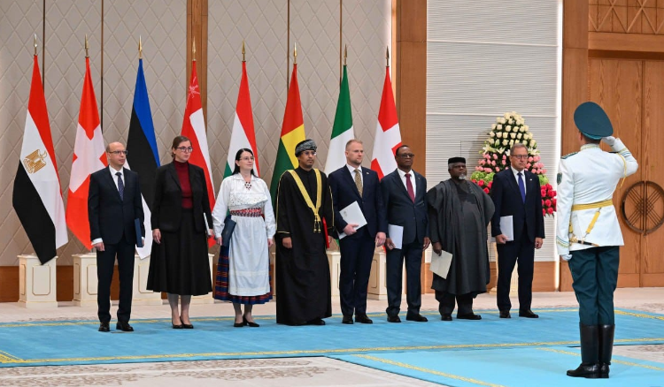 Президент елшілерге ілтипат білдіріп, еліміздің сыртқы саясатта бейбіт бағыт ұстанатынын жеткізді