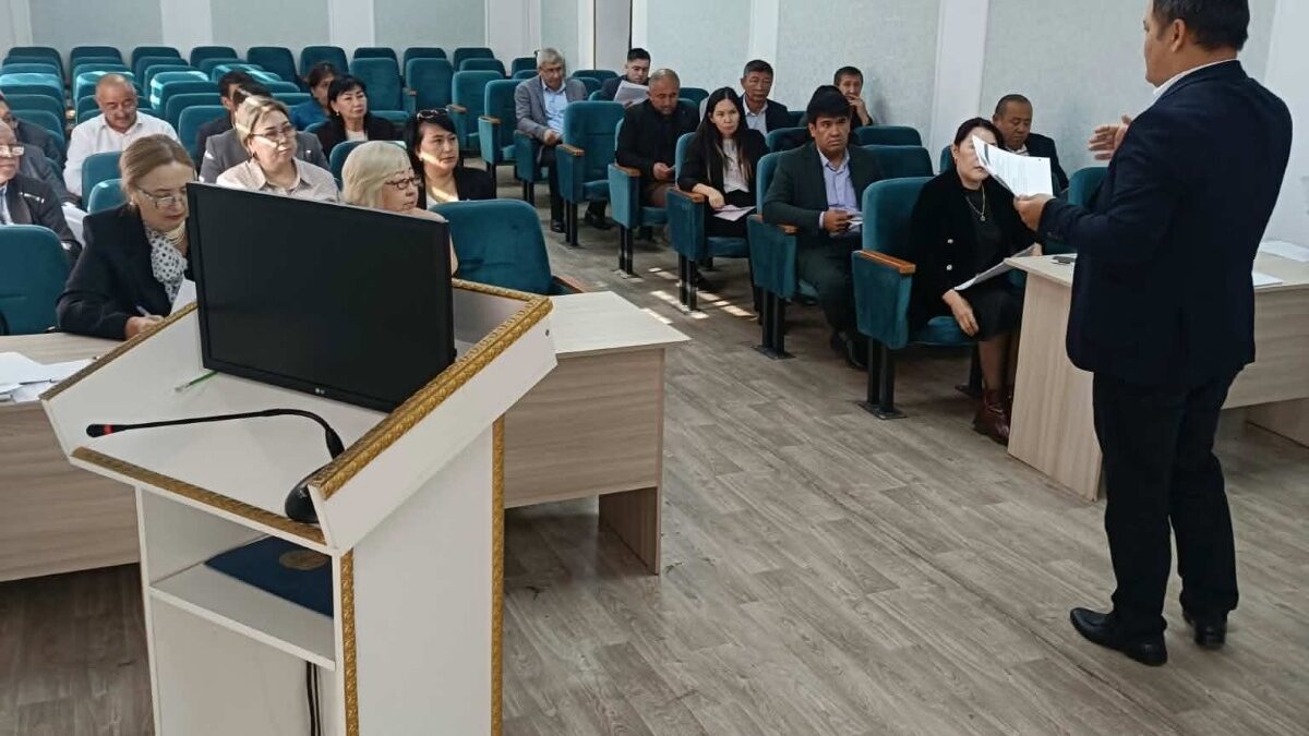Сайрам ауданында округтік сайлау комиссияларының мүшелеріне оқыту семинарлары өткізілуде